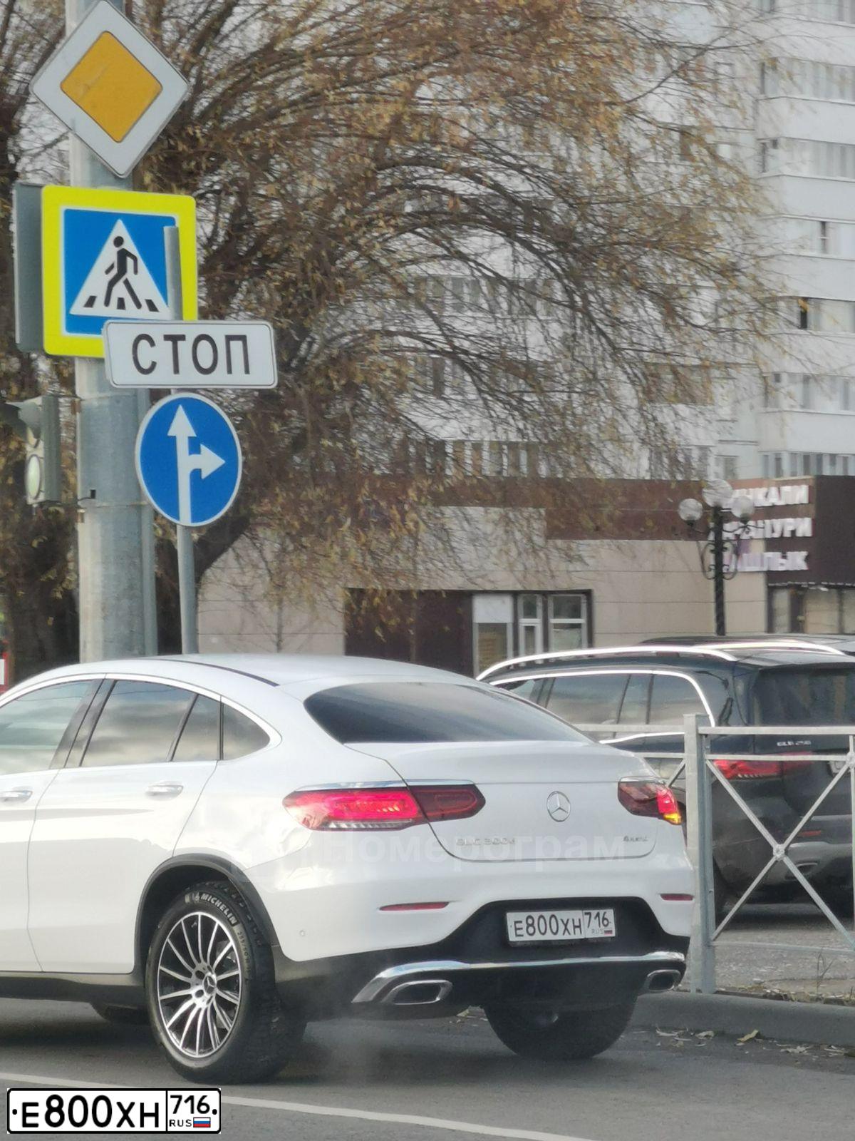 Фото автомобиля LADA 2190 GRANTA, 2018 — госномер Е800ХН716. Цвет: Золотисто-коричневый