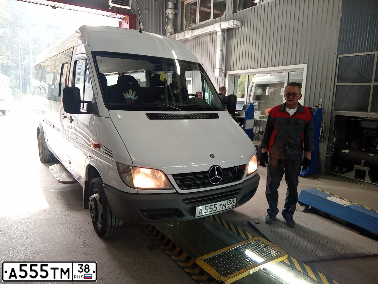 Фото автомобиля MERCEDES M-KLASSE, 2011 — госномер А555ВЕ138. Цвет: Коричневый
