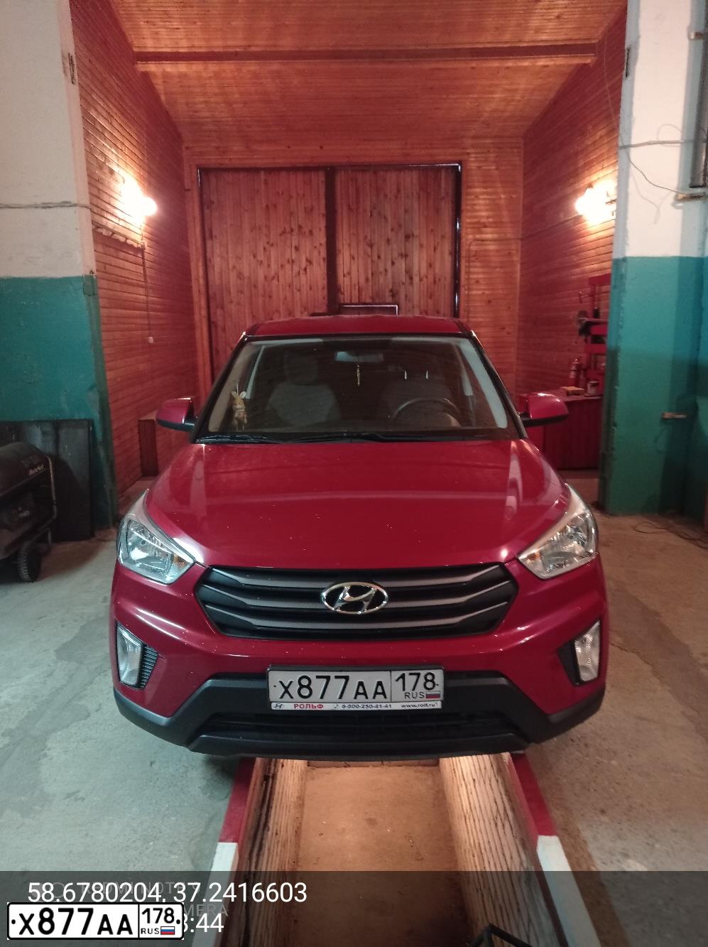 Фото автомобиля HYUNDAI CRETA, 2017 — госномер Х877АА178. Цвет: КРАСНЫЙ