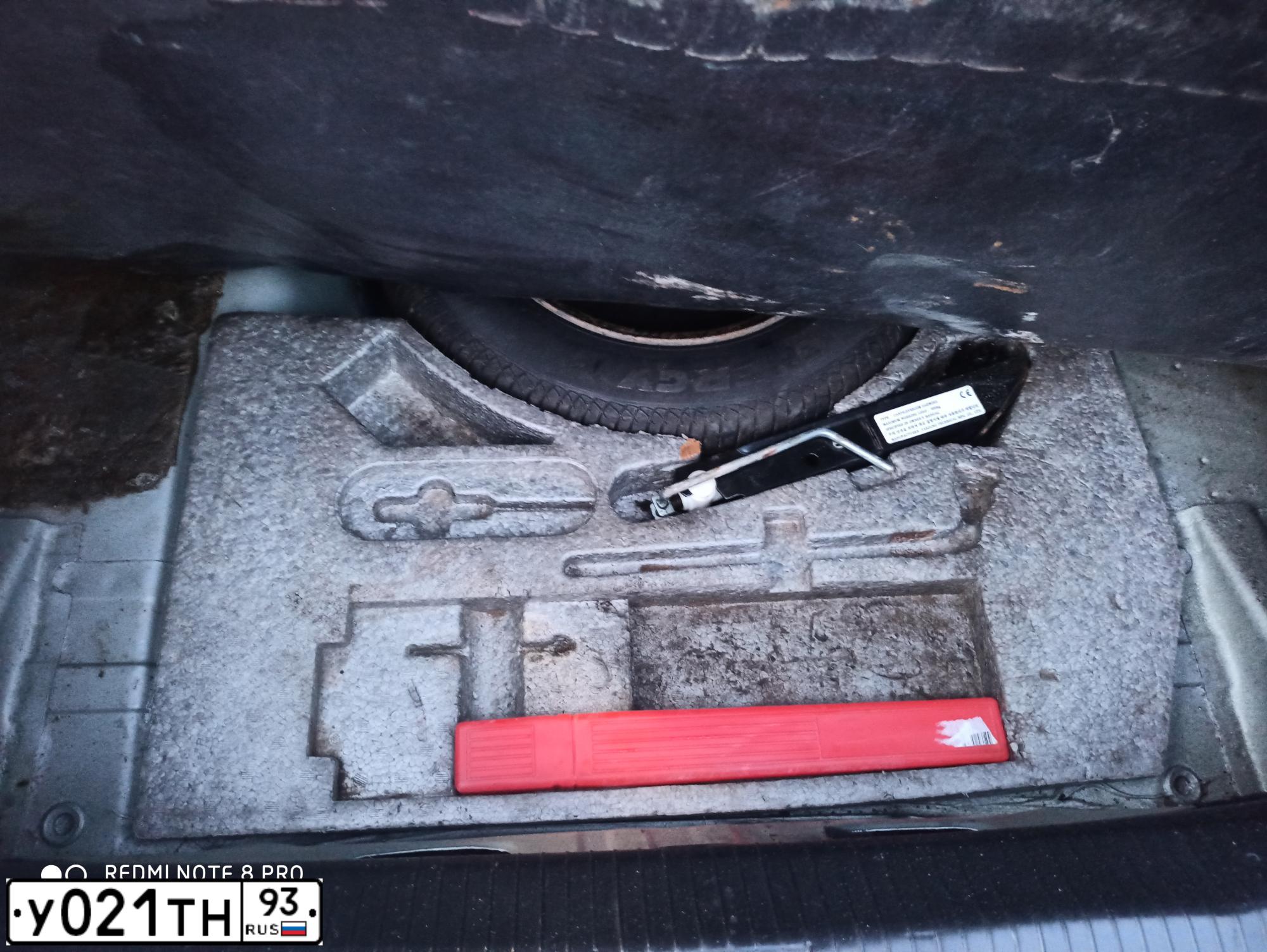 Фото автомобиля CHEVROLET NIVA, 2005 — госномер У021ТН93. Цвет: БЕЖЕВЫЙ МЕТАЛЛИК