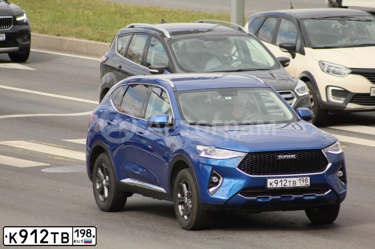 Фото автомобиля HAVAL F7 СС6465UМ09С, 2021 — госномер Е353КХ32. Цвет: синий