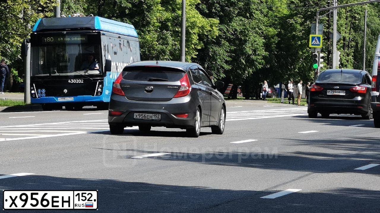 Фото автомобиля HYUNDAI SOLARIS, 2013 — госномер О992УО152. Цвет: Серый 