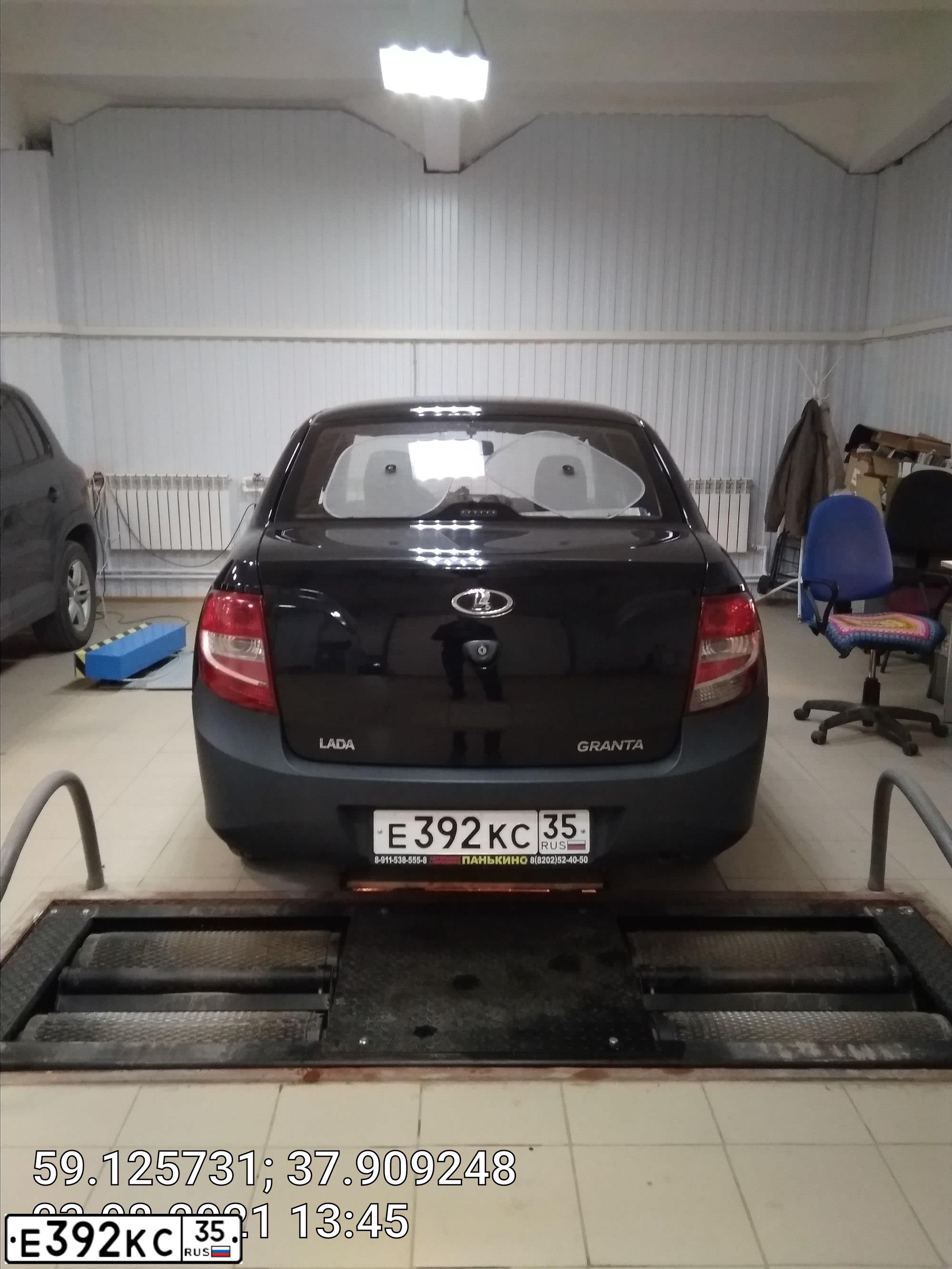 Фото автомобиля LADA GRANTA, 2013 — госномер О681РУ29. Цвет: ЧЕРНЫЙ