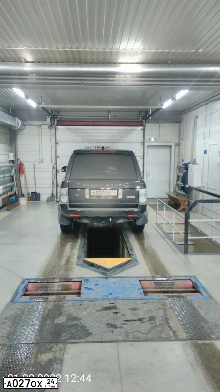 Фото автомобиля LANDROVER RANGE ROVER, 2008 — госномер А027ОХ24. Цвет: ЧЕРНЫЙ