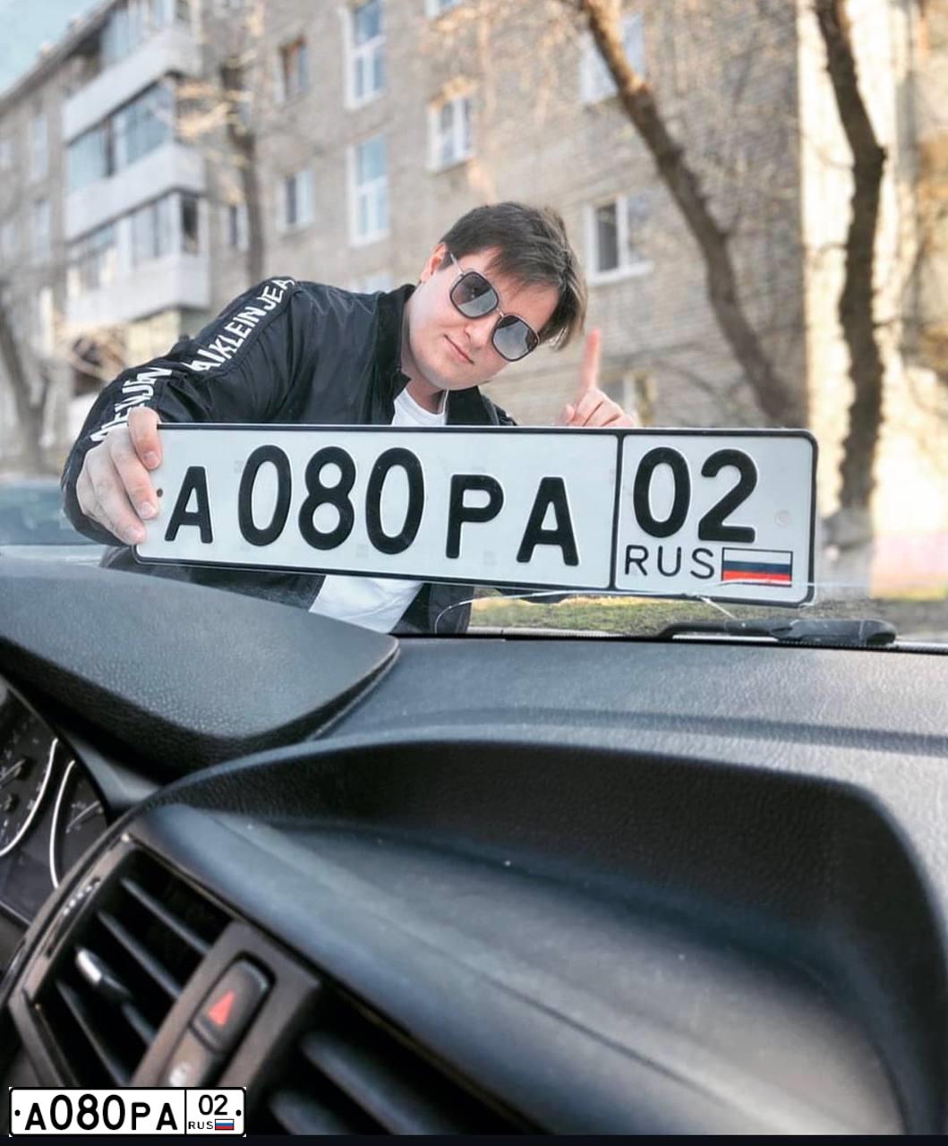 Фото автомобиля BMW SERIE 1, 2011 — госномер А080РА02. Цвет: Белый