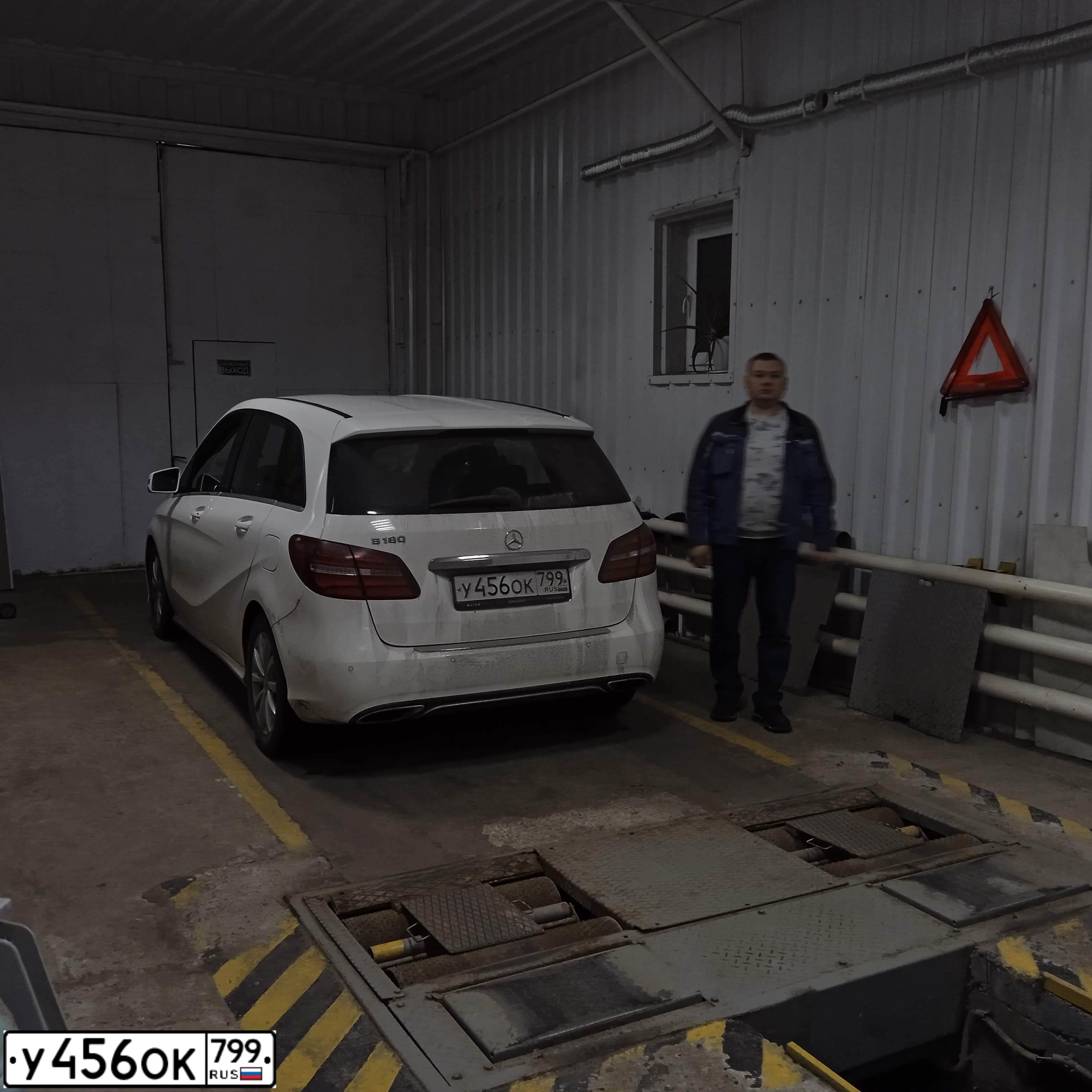 Фото автомобиля MERCEDES B-KLASSE, 2018 — госномер Н869ЕР799. Цвет: Белый