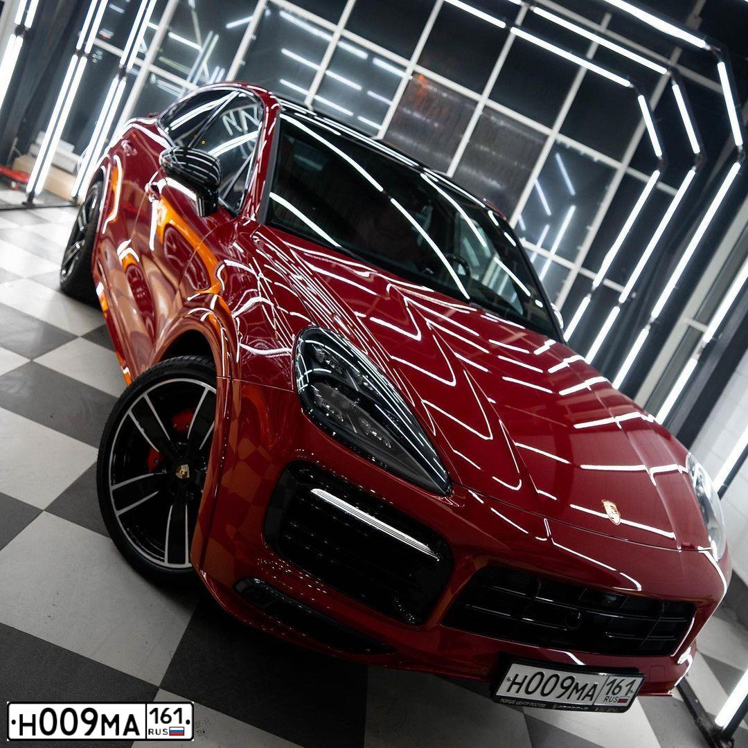 Фото автомобиля PORSCHE MACAN, 2015 — госномер О739ТЕ29. Цвет: синий