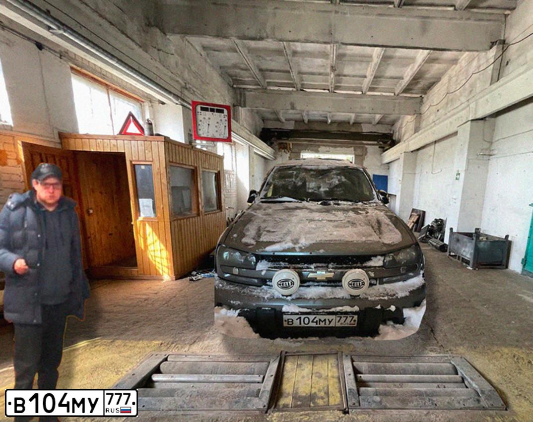 Фото автомобиля CHEVROLET TRAILBLAZER, 2005 — госномер В413АУ550. Цвет: Серый