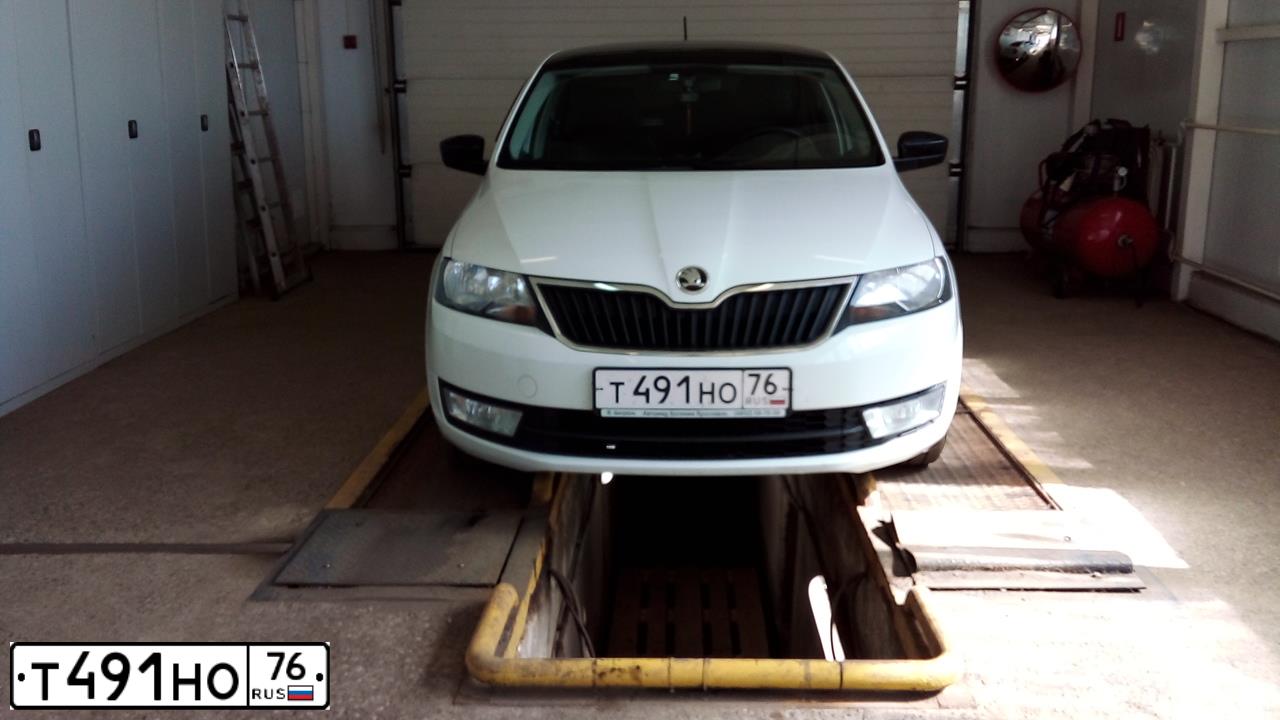 Фото автомобиля SKODA RAPID, 2017 — госномер Т491НО76. Цвет: БЕЛЫЙ