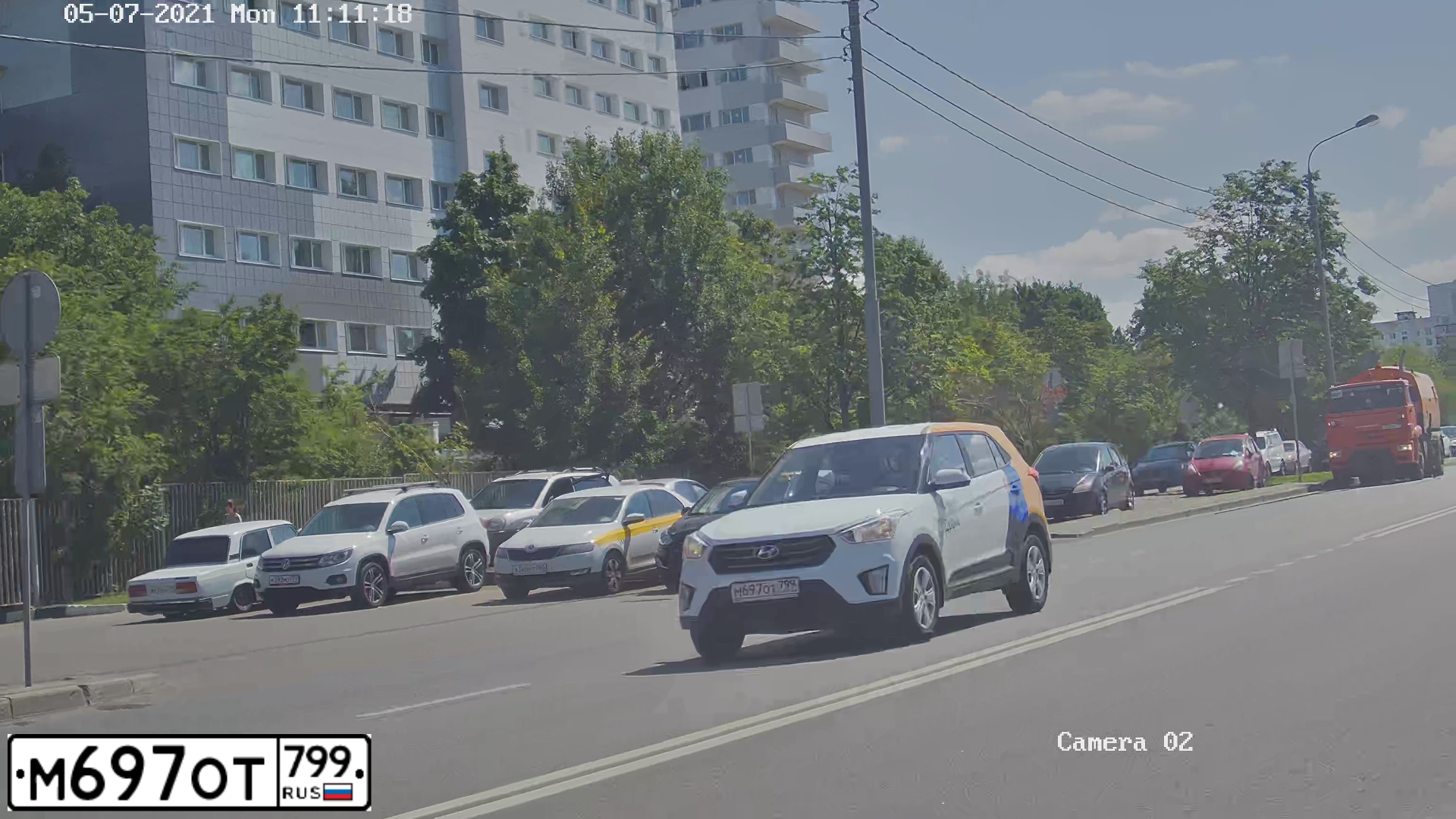 Фото автомобиля TOYOTA LANDCRUISER, 2019 — госномер М697СТ799. Цвет: БЕЛЫЙ