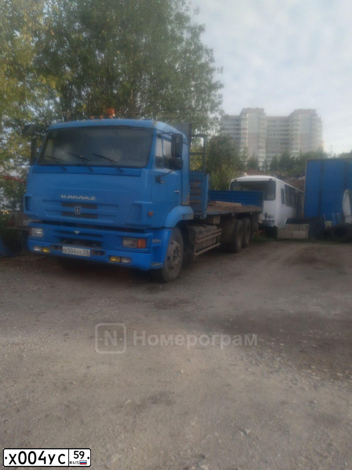 Фото автомобиля KAMAZ 65117 /6X4/, 2008 — госномер Х004УС59. Цвет: МЕДЕО
