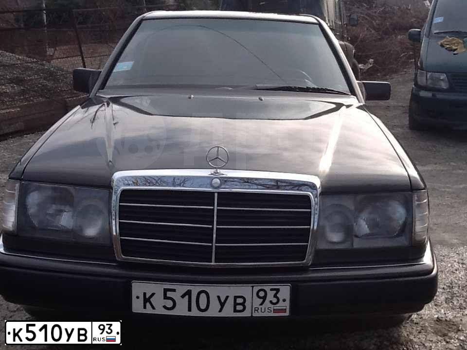 Фото автомобиля MERCEDES E-KLASSE, 1989 — госномер В392ОК23. Цвет: СЕРЫЙ