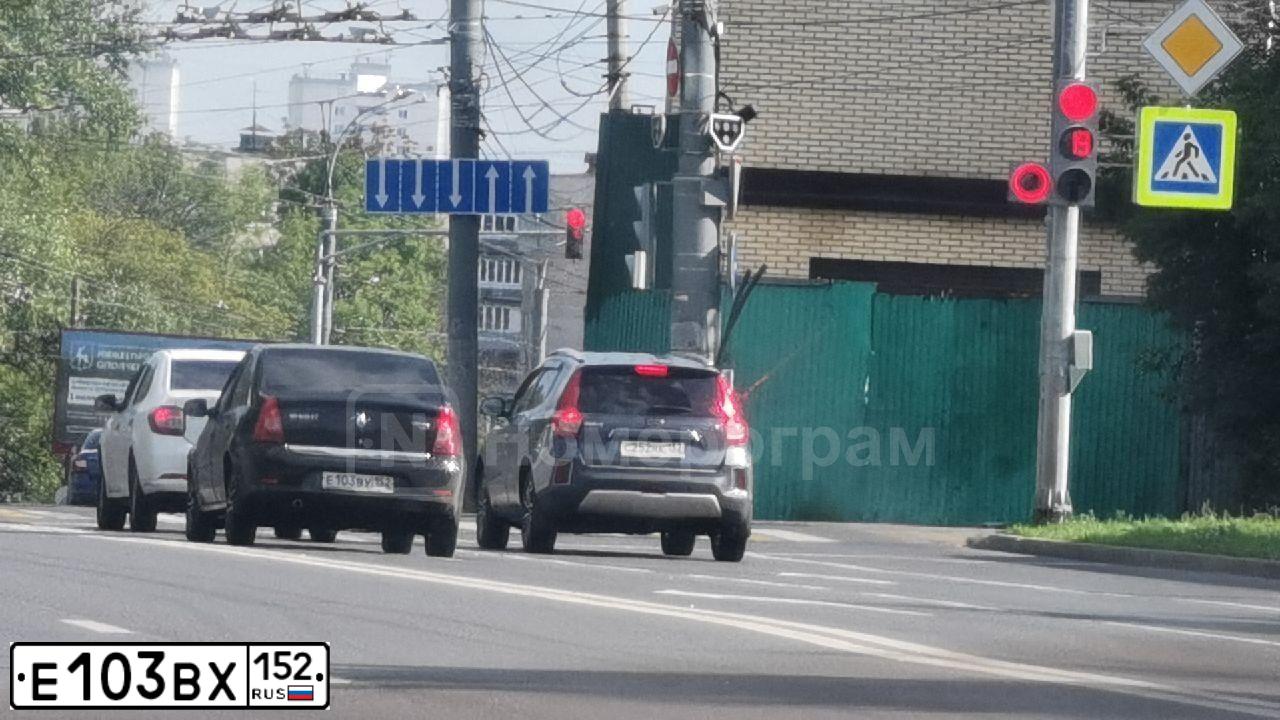 Фото автомобиля FORD FIESTA / ASPIRE, 2006 — госномер Е103ВХ152. Цвет: СВЕТЛО-ЗЕЛЕНЫЙ