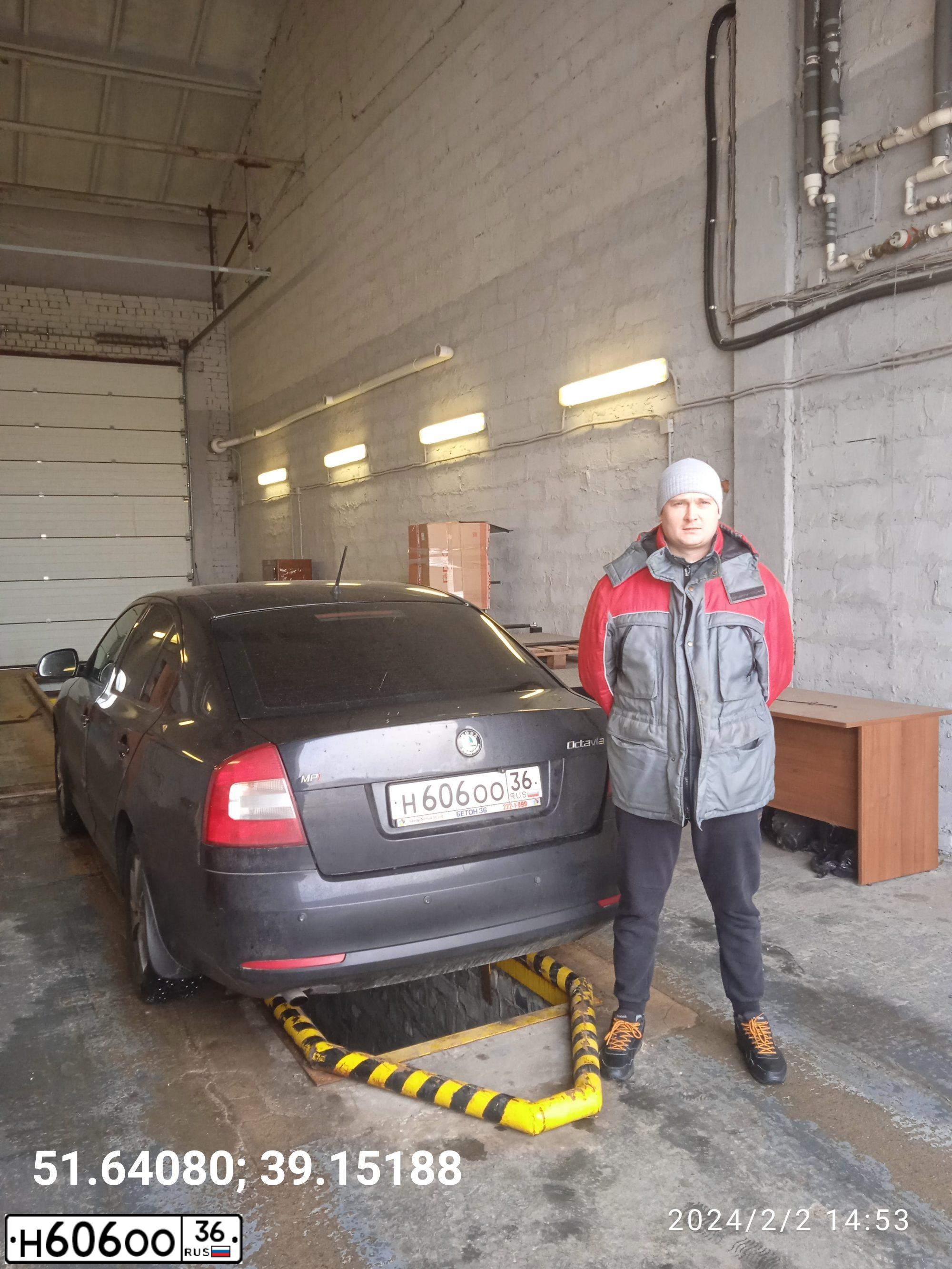Фото автомобиля SKODA OCTAVIA, 2008 — госномер Н119ВР136. Цвет: ЧЕРНЫЙ