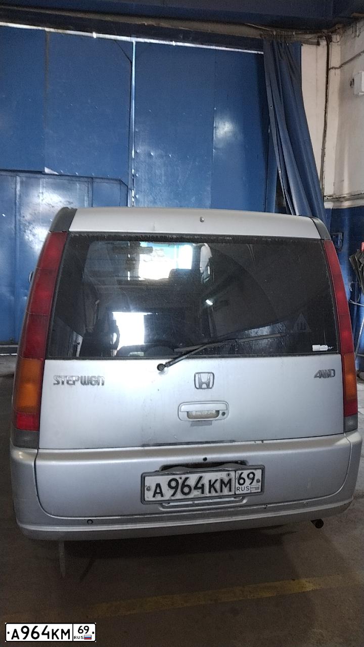 Фото автомобиля HONDA STEPWGN, 1999 — госномер Х977СС154