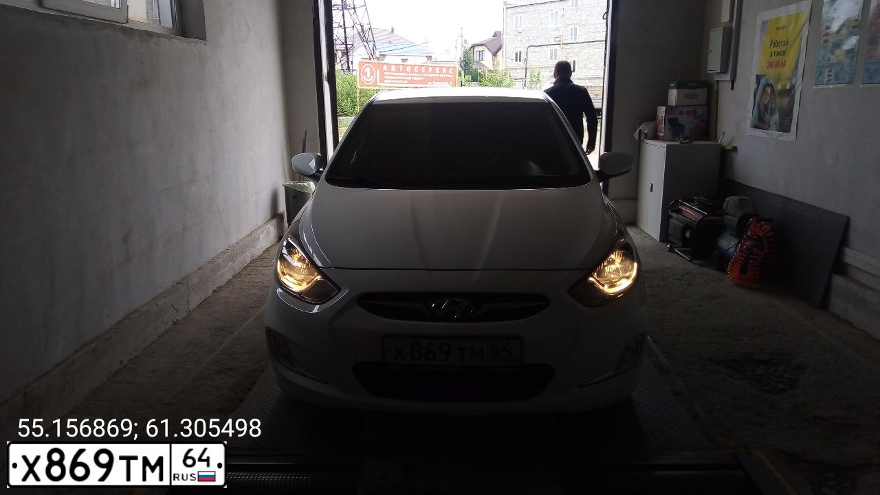 Фото автомобиля HYUNDAI SOLARIS, 2012 — госномер А007АО774. Цвет: Белый