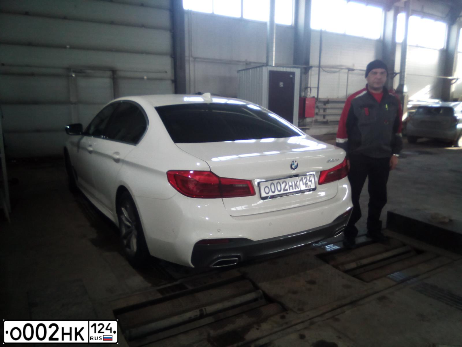 Фото автомобиля MERCEDES-BENZ E200, 2013 — госномер В300РК142. Цвет: Белый