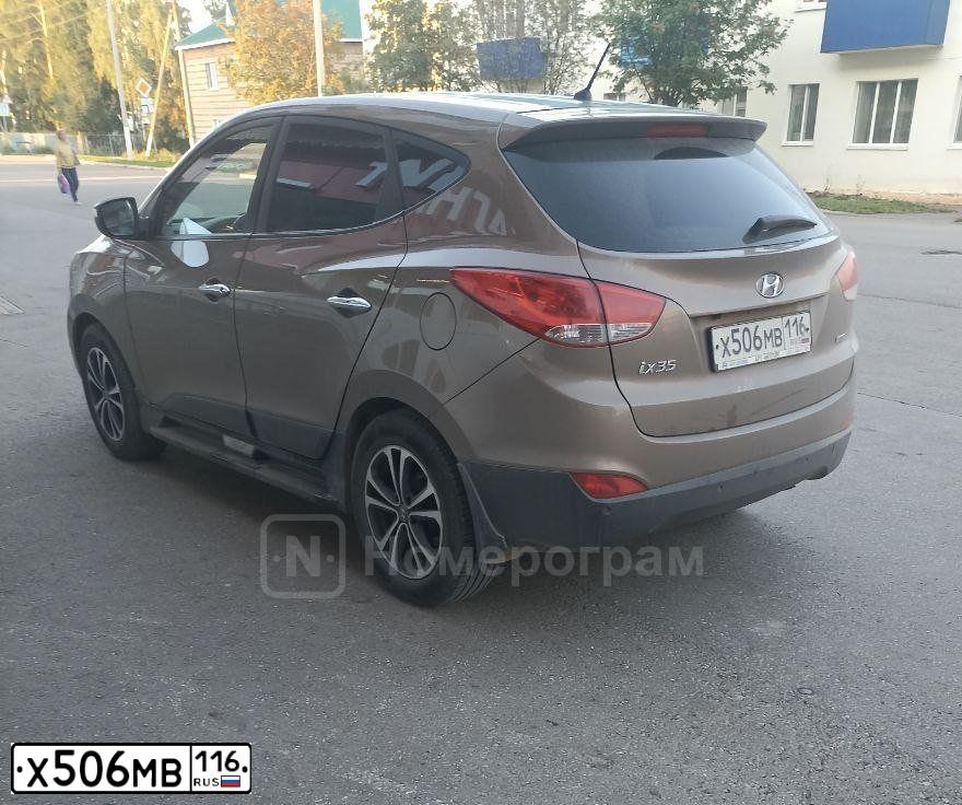 Фото автомобиля HYUNDAI IX35, 2015 — госномер М560НК12. Цвет: БРОНЗОВЫЙ