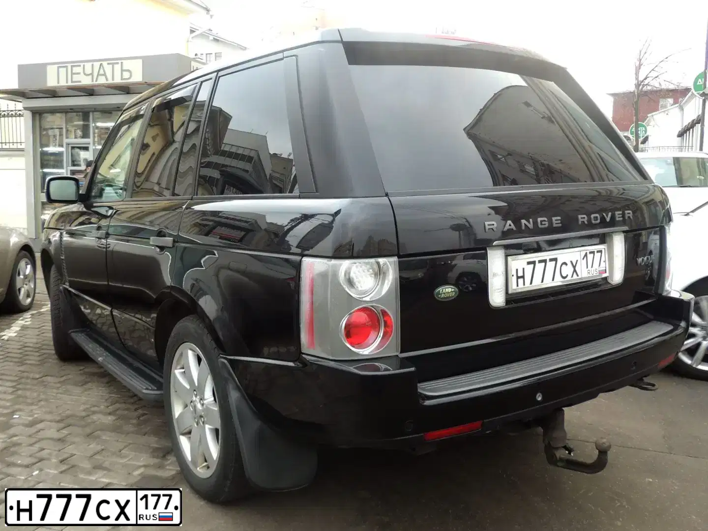 Фото автомобиля LANDROVER RANGE ROVER, 2006 — госномер Н208УМ69. Цвет: ЧЕРНЫЙ