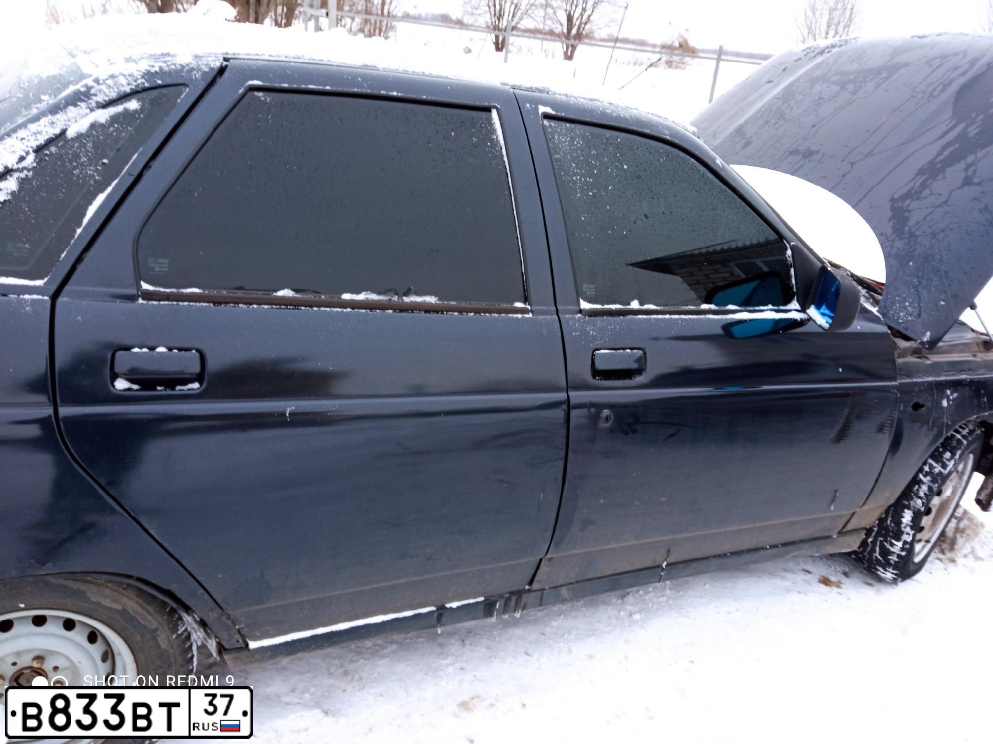 Фото автомобиля LADA 2110 LADA, 2006 — госномер Н398ХР37. Цвет: ЧЕРНЫЙ