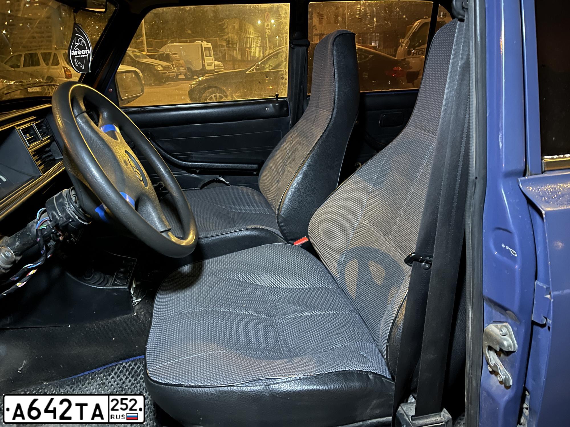 Фото автомобиля LADA 2107, 2006 — госномер А642ТА252. Цвет: синий