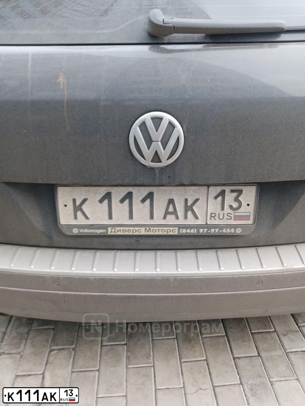 Фото автомобиля VOLKSWAGEN TOUAREG, 2012 — госномер К111АК13. Цвет: ЧЕРНЫЙ