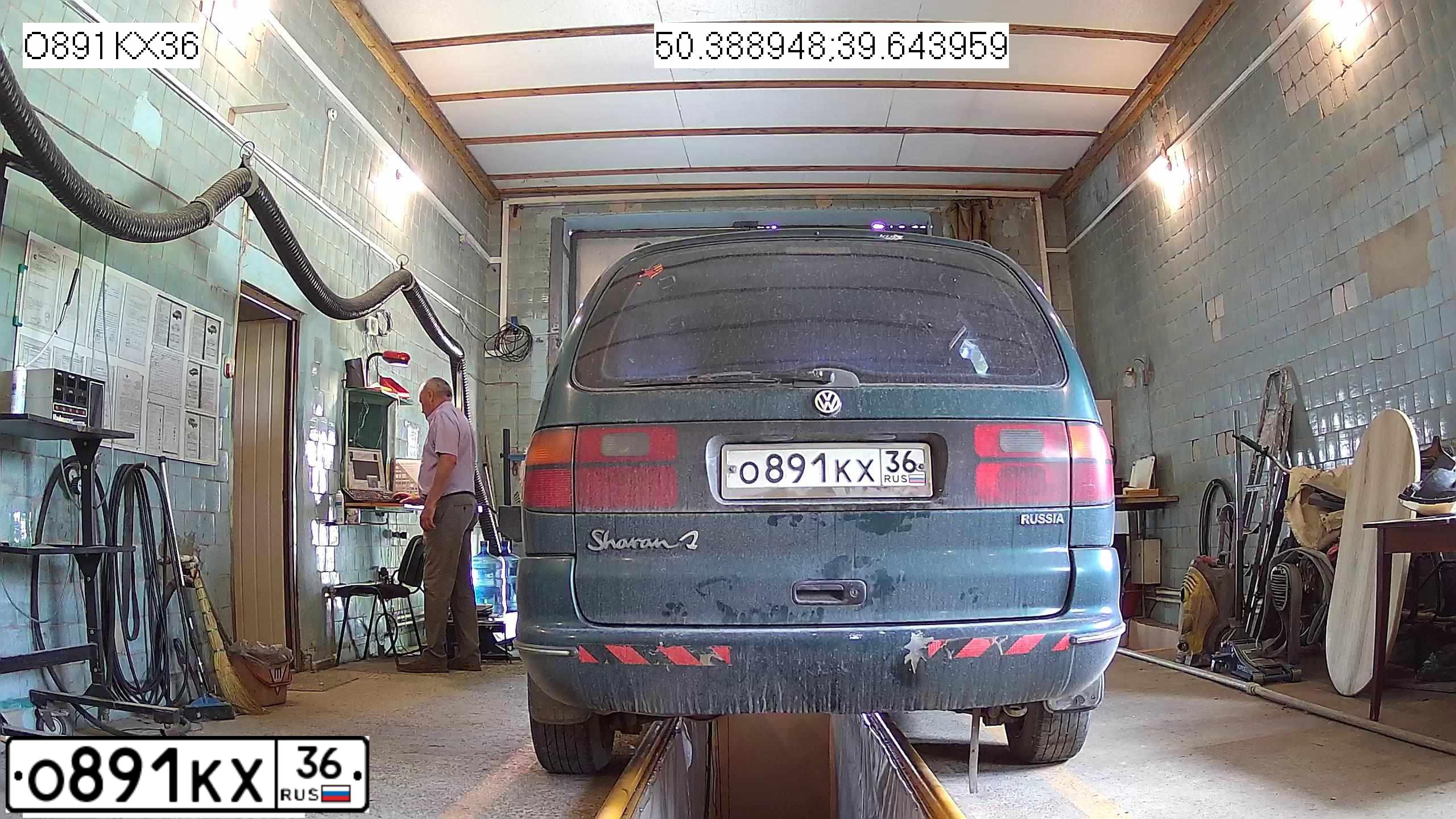 Фото автомобиля NISSAN PRIMERA, 1993 — госномер М391УТ36. Цвет: ТЕМНО-СЕРЫЙ