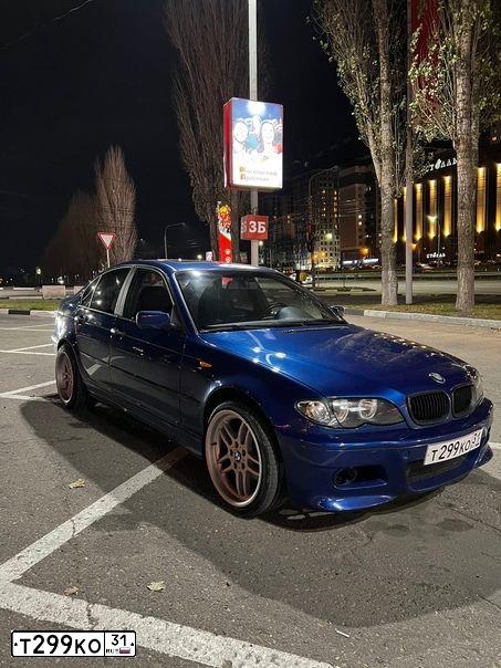 Фото автомобиля BMW 318I, 2003 — госномер Р566КН48. Цвет: Темно-синий