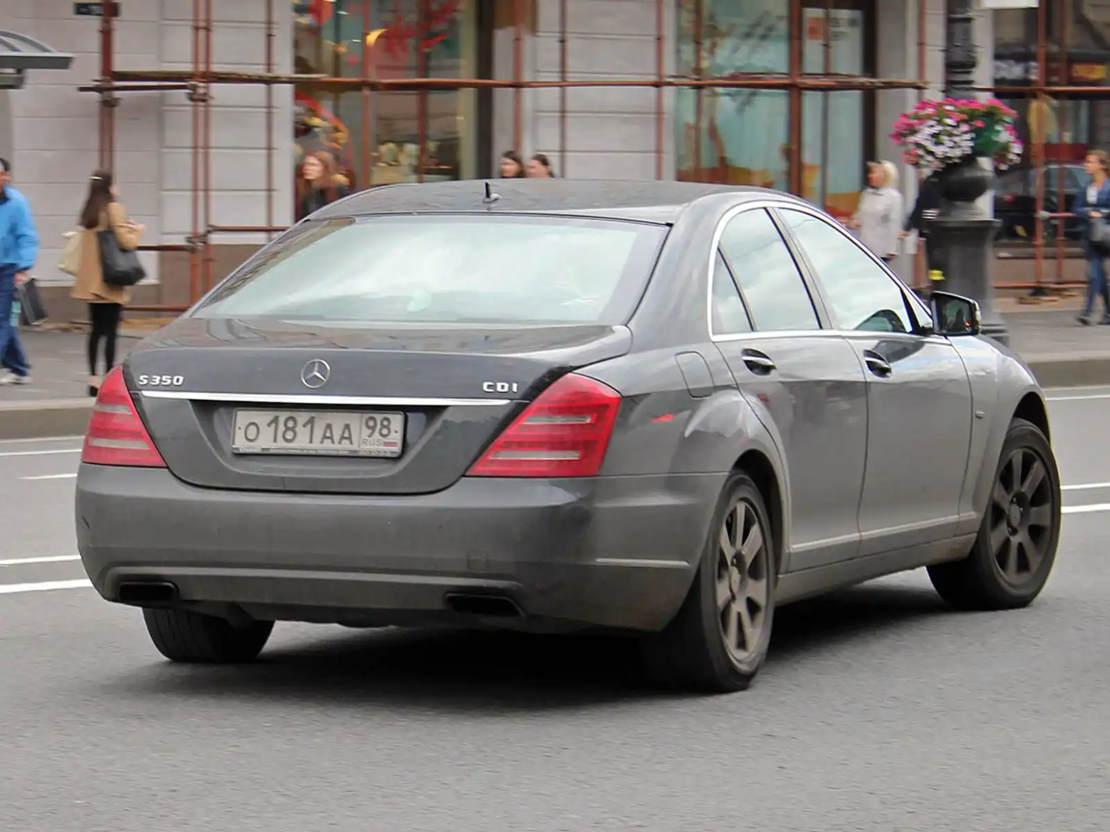 Фото автомобиля CHEVROLET TAHOE, 2008 — госномер Р322ОС32. Цвет: ЧЕРНЫЙ