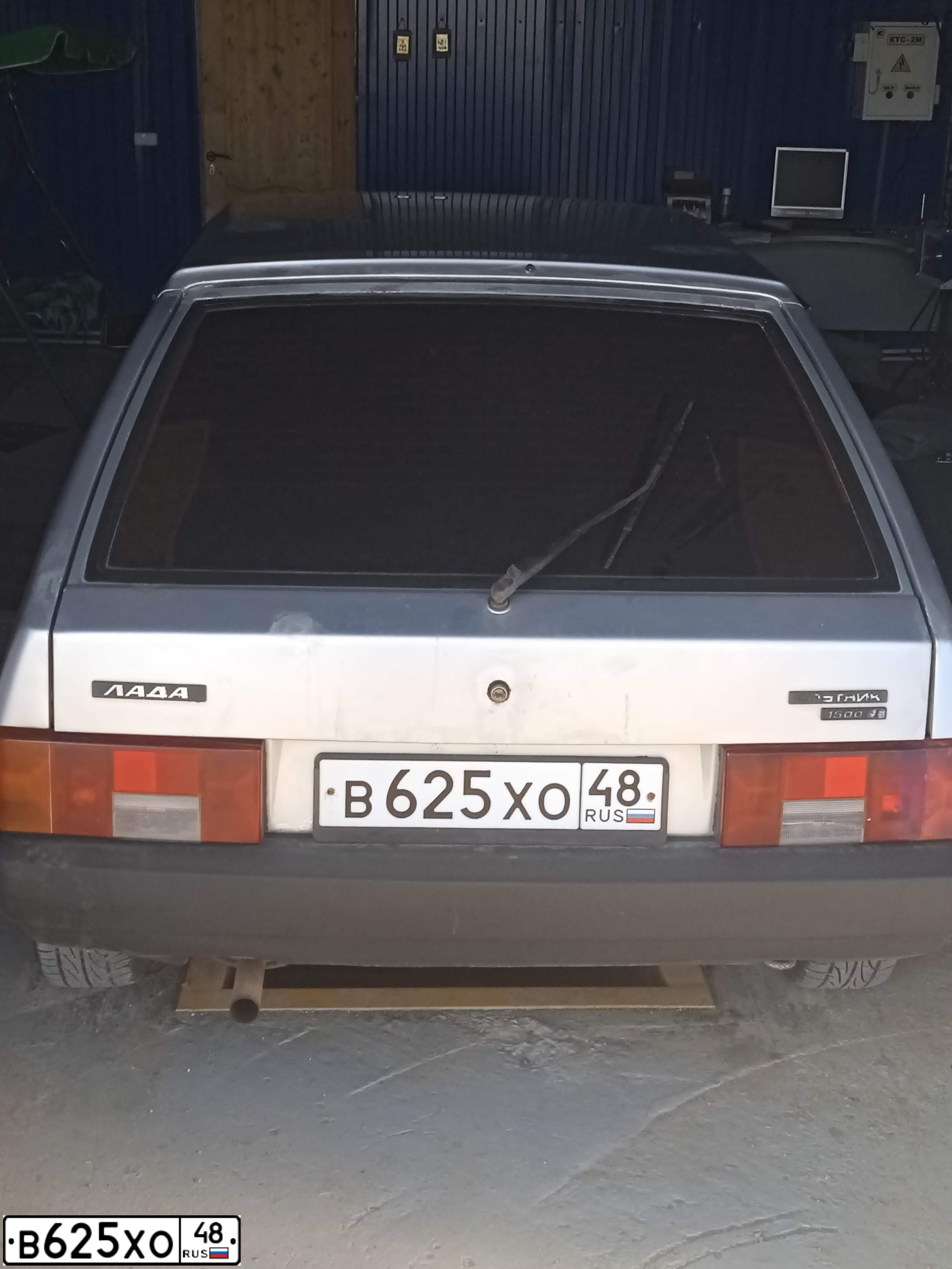 Фото автомобиля LADA 2109 SAMARA, 2002 — госномер В625ХО48. Цвет: СВЕТЛО-СЕРЕБРИСТ МЕТАЛЛИК