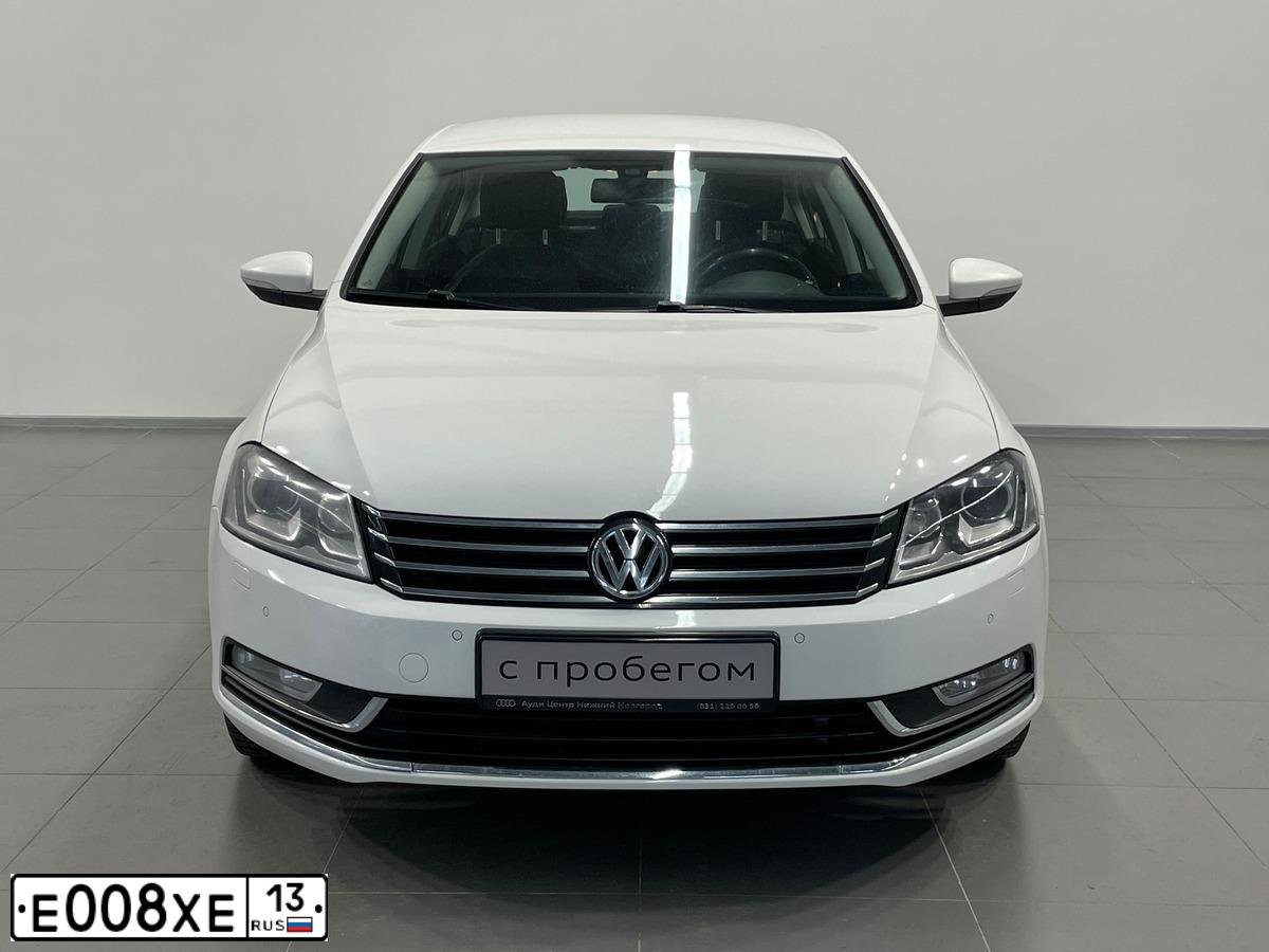 Фото автомобиля VOLKSWAGEN PASSAT, 2012 — госномер Е008ХЕ13. Цвет: Белый