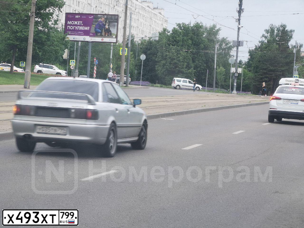 Фото автомобиля VOLKSWAGEN PASSAT, 1999 — госномер Х493ХТ799. Цвет: СЕРЕБРИСТЫЙ