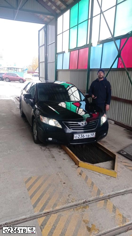 Фото автомобиля TOYOTA CAMRY, 2008 — госномер О236ТВ48. Цвет: ЧЕРНЫЙ