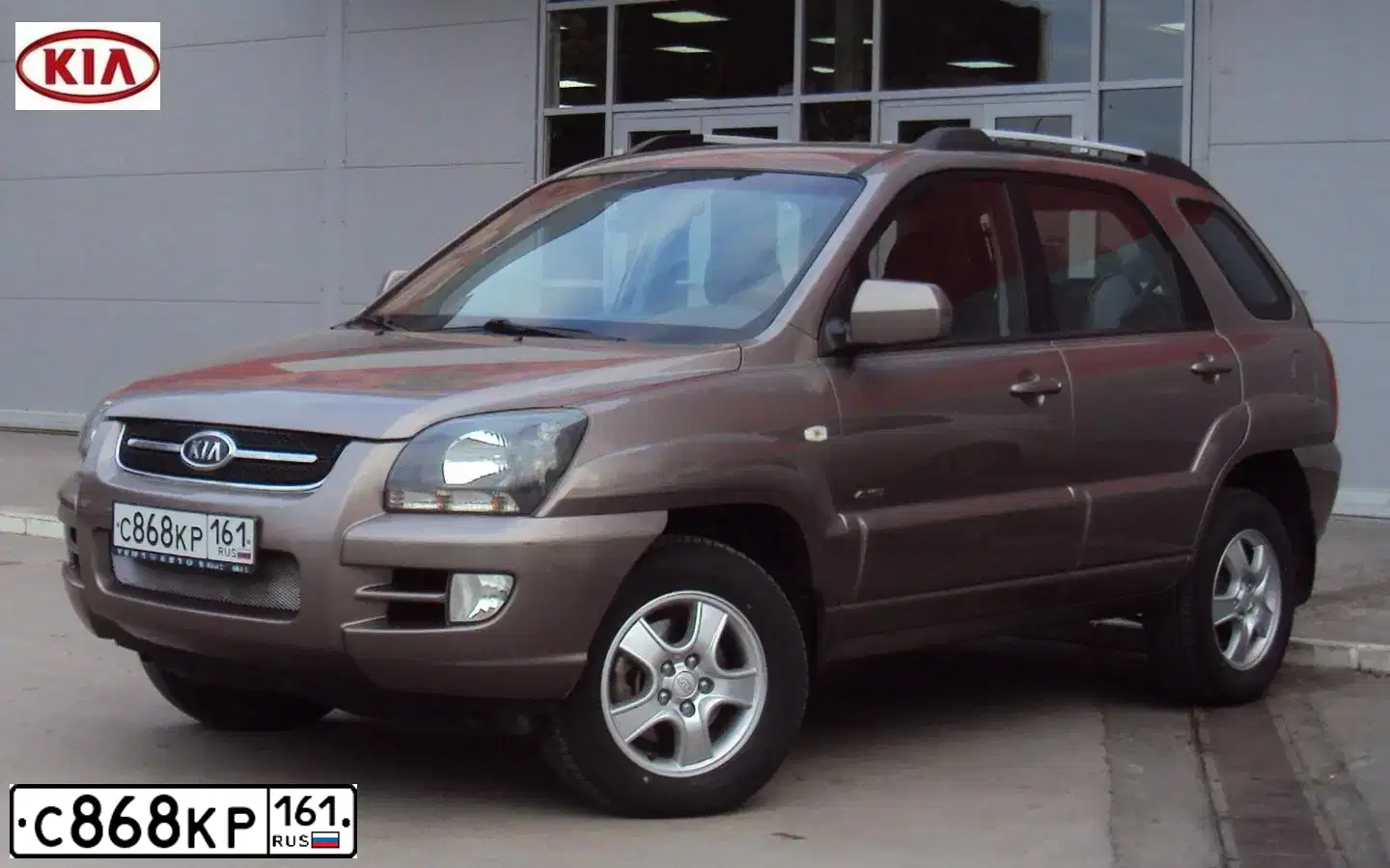 Фото автомобиля HYUNDAI I40, 2014 — госномер С868КР161. Цвет: Белый