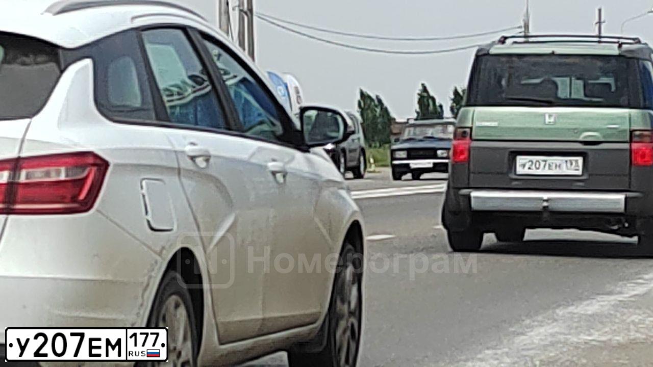 Фото автомобиля LADA 2115 SAMARA, 2006 — госномер У207ЕМ177. Цвет: ЗОЛОТИСТЫЙ ТЕМНО-ЗЕЛЕНЫЙ