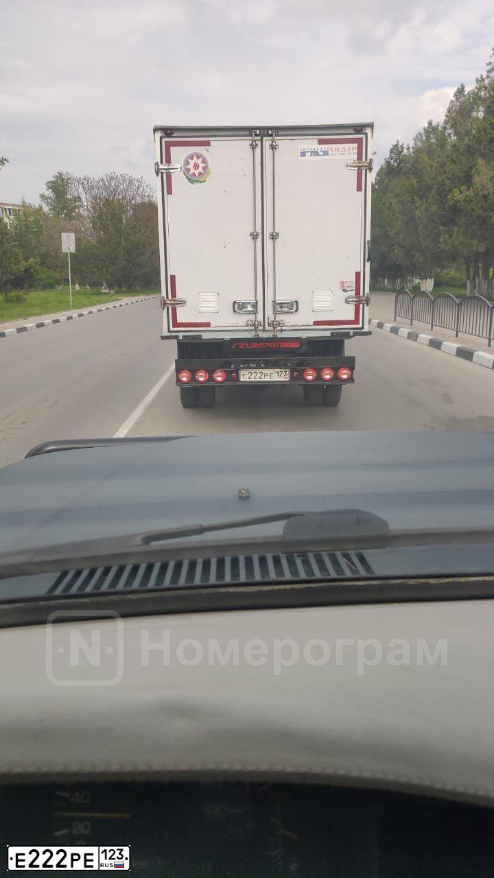 Фото автомобиля VOLKSWAGEN TOUAREG, 2008 — госномер Е222РЕ123. Цвет: ЧЕРНО-СЕРЫЙ