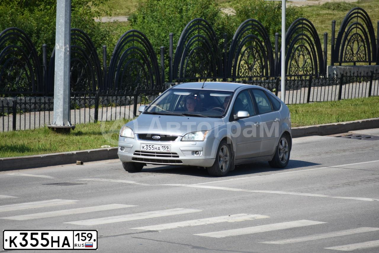 Фото автомобиля LADA 2112, 2007 — госномер Р355ЕЕ159. Цвет: СВЕТЛО-СЕРЕБРИСТЫЙ МЕТАЛЛ