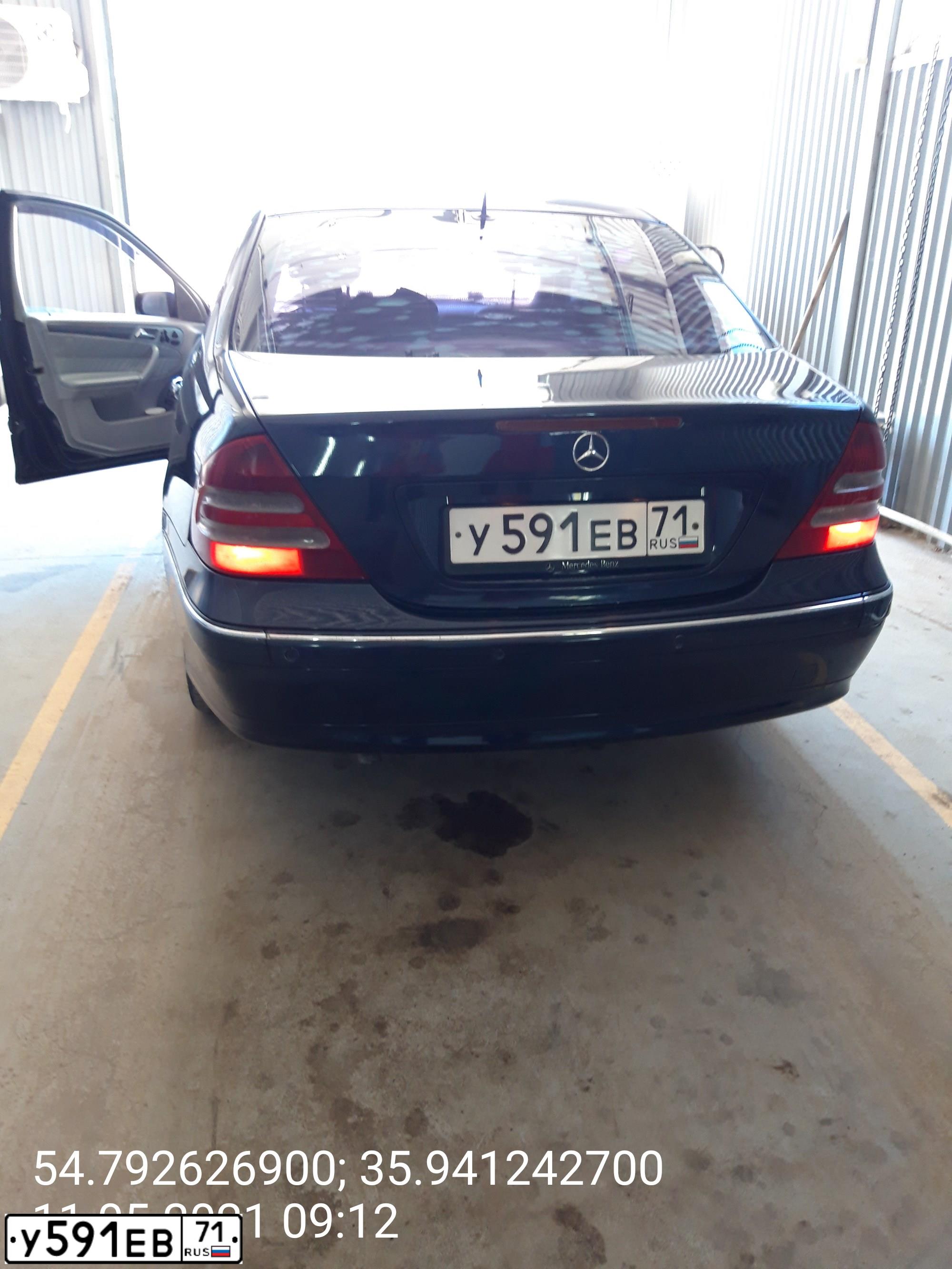 Фото автомобиля MERCEDES C-KLASSE, 2001 — госномер Р686МА40. Цвет: синий
