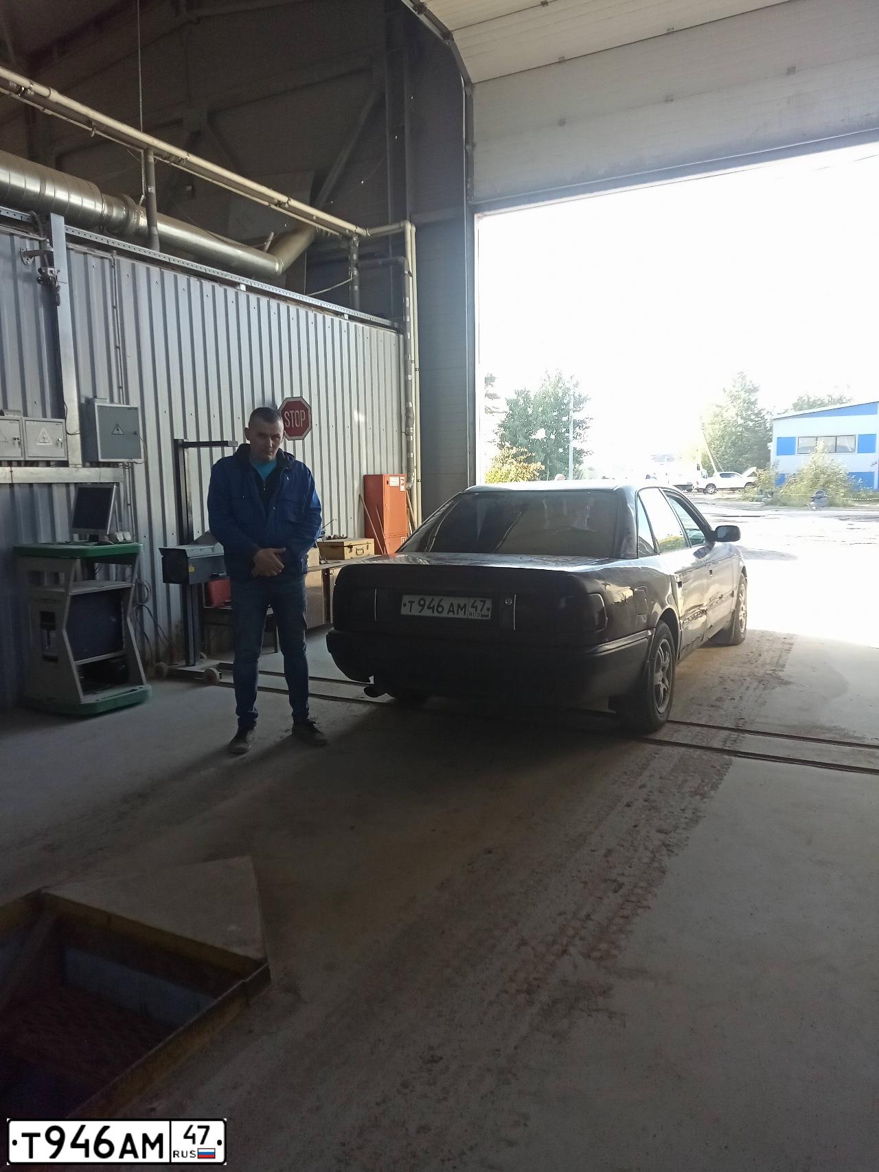 Фото автомобиля AUDI 100, 1991 — госномер Т064ВЕ180. Цвет: ВИШНЕВЫЙ