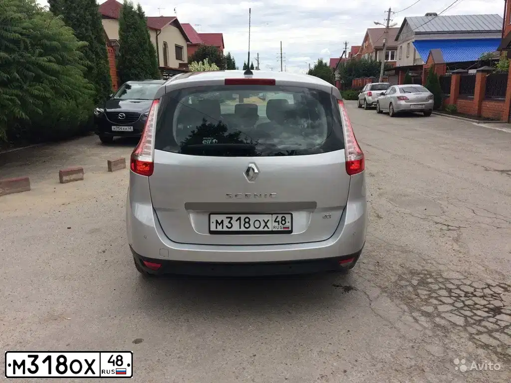 Фото автомобиля RENAULT MEGANE /GRAND/ SCENIC, 2011 — госномер В281ВУ193. Цвет: СЕРЕБРИСТЫЙ