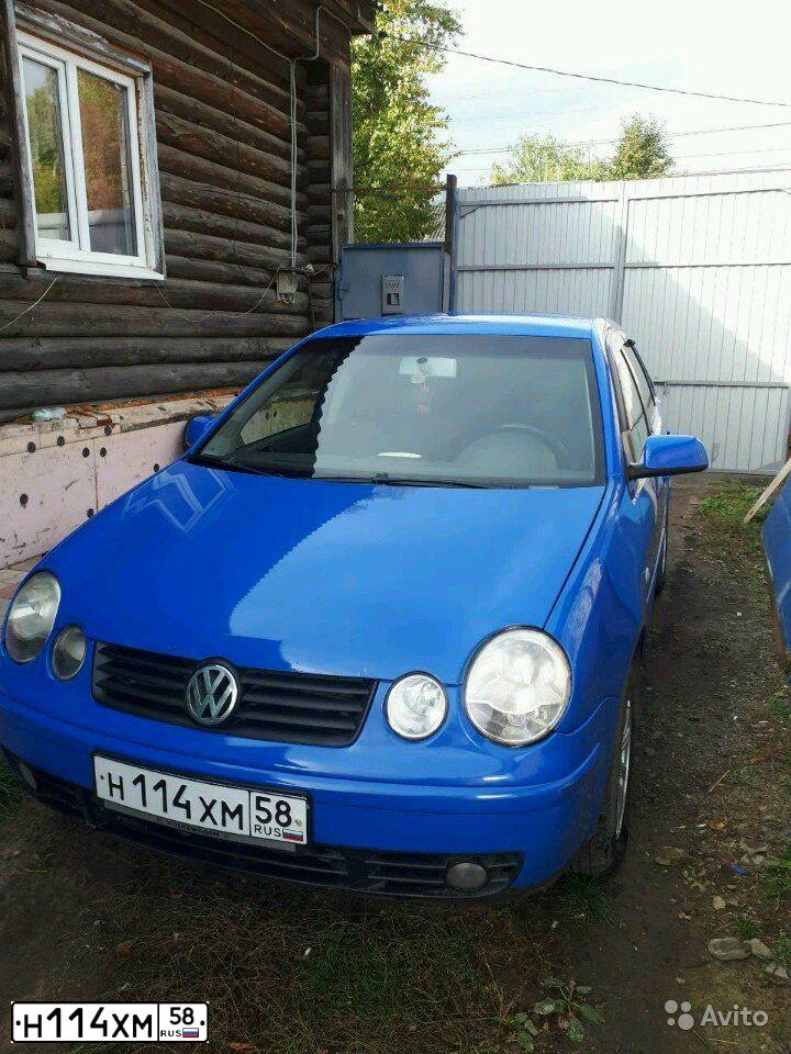 Фото автомобиля VOLKSWAGEN POLO, 2004 — госномер С858ОХ05. Цвет: СВЕТЛО-СИНИЙ