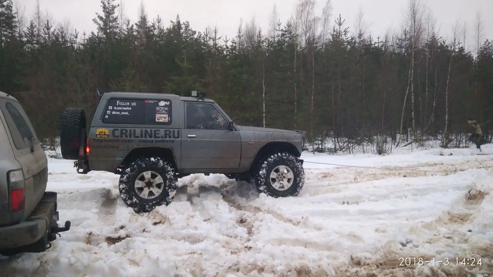 Фото автомобиля LADA 2121 NIVA, 2001 — госномер В674НТ147. Цвет: сине-зеленый