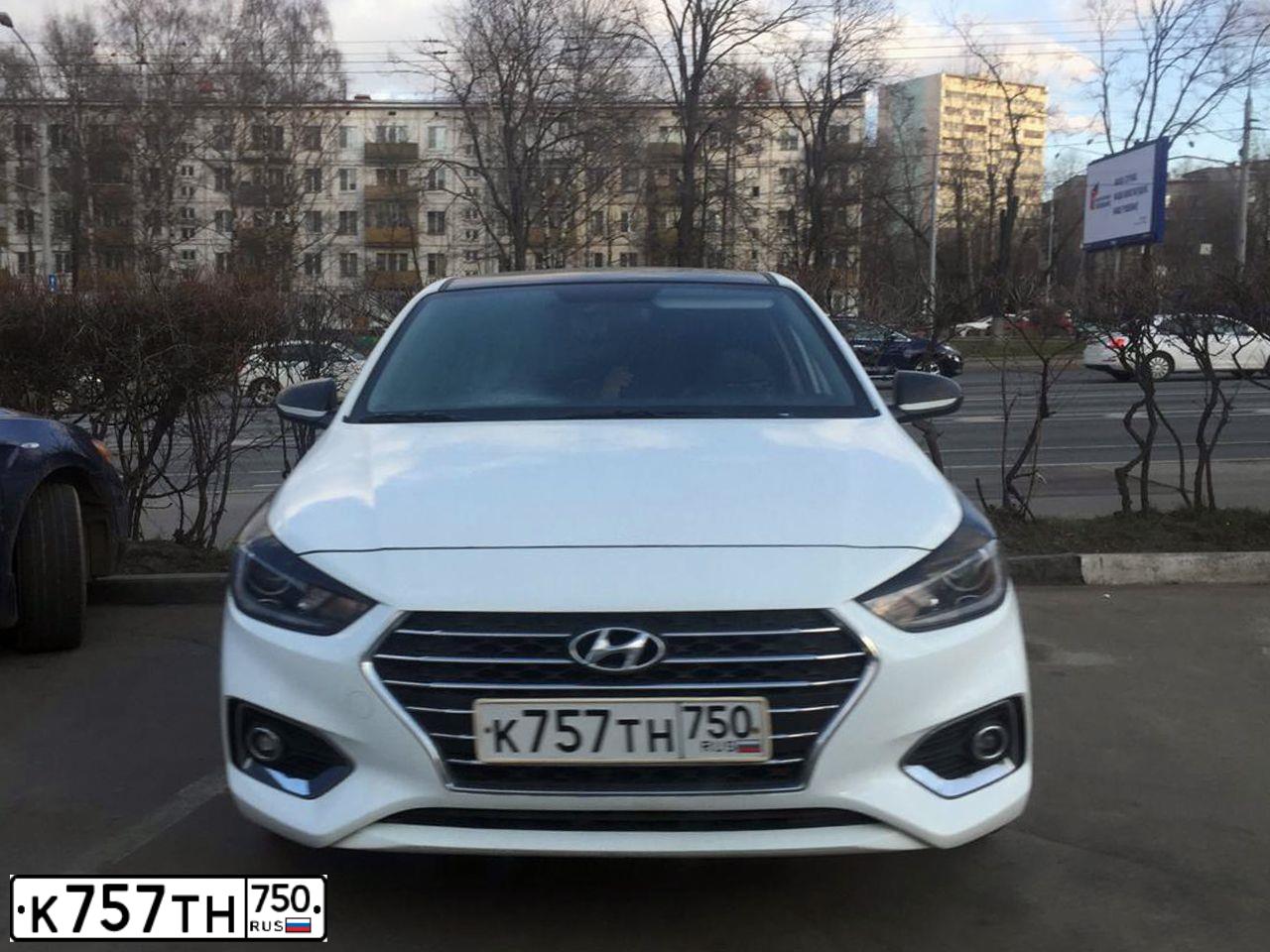 Фото автомобиля HYUNDAI SOLARIS, 2018 — госномер Р992РХ193. Цвет: Белый