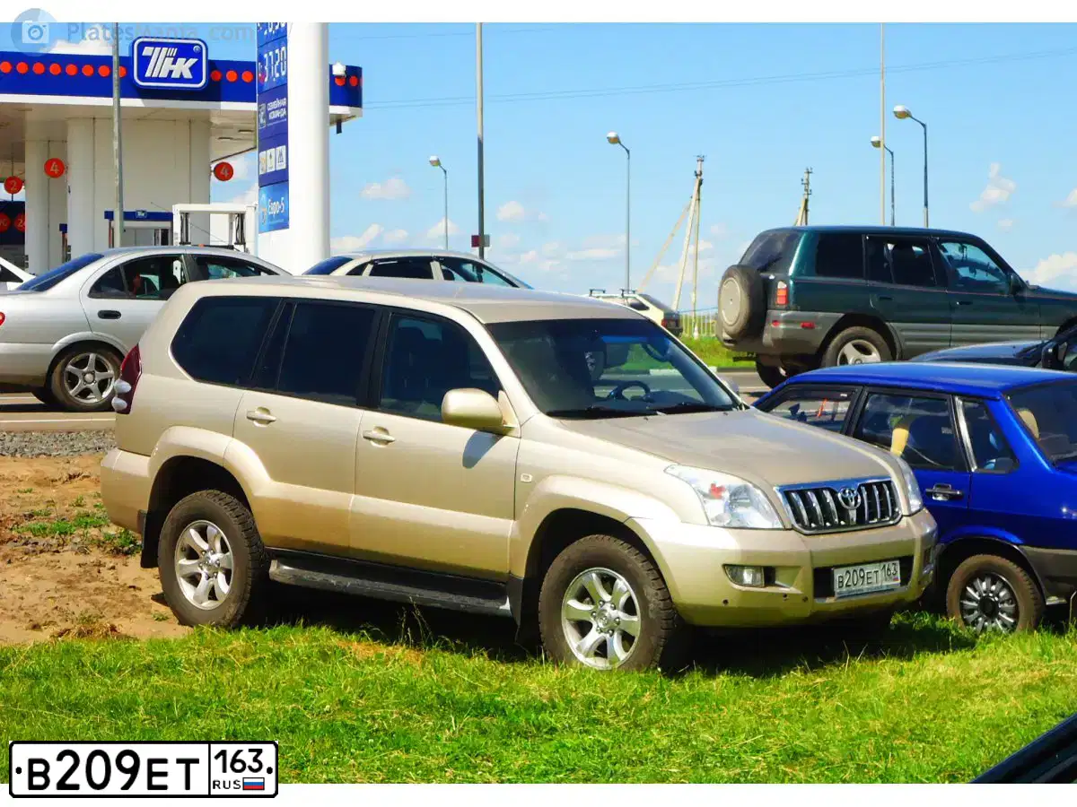 Фото автомобиля TOYOTA LANDCRUISER, 2006 — госномер В209ЕТ163. Цвет: БЕЖЕВЫЙ