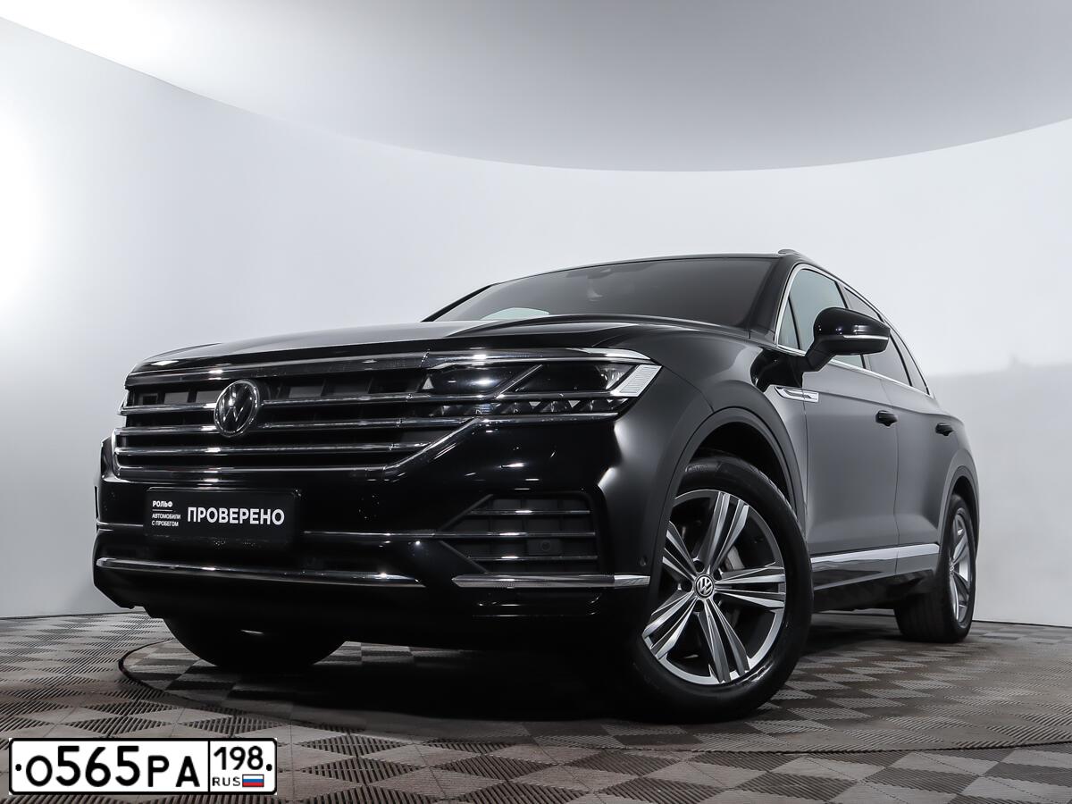 Фото автомобиля VOLKSWAGEN TOUAREG, 2020 — госномер К004КК178. Цвет: ЧЕРНЫЙ