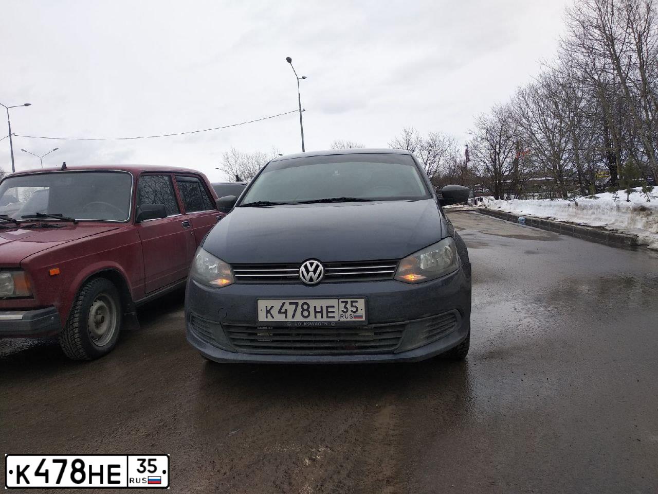 Фото автомобиля VOLKSWAGEN POLO, 2014 — госномер К478НЕ35. Цвет: ТЕМНО-СИНИЙ