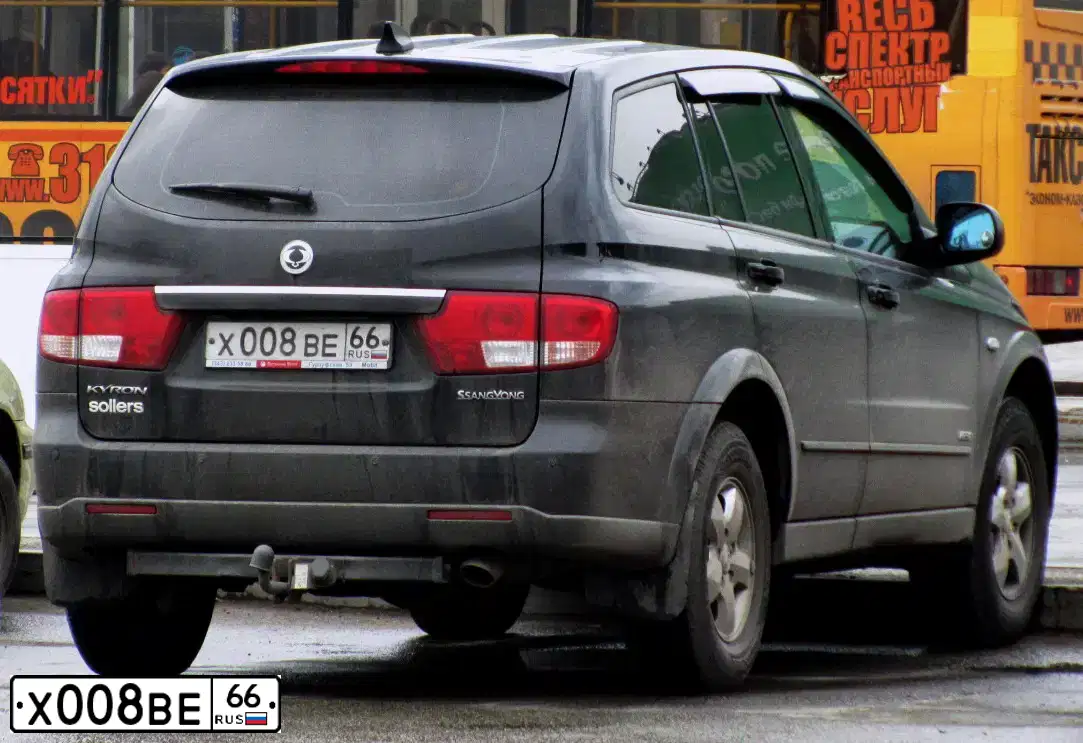 Фото автомобиля TOYOTA RAV4, 2016 — госномер Х008ВЕ66. Цвет: ТЕМНО-КОРИЧНЕВЫЙ
