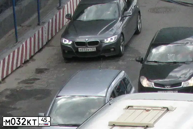 Фото автомобиля BMW SERIE 3, 2013 — госномер Е806СМ196. Цвет: СЕРЫЙ