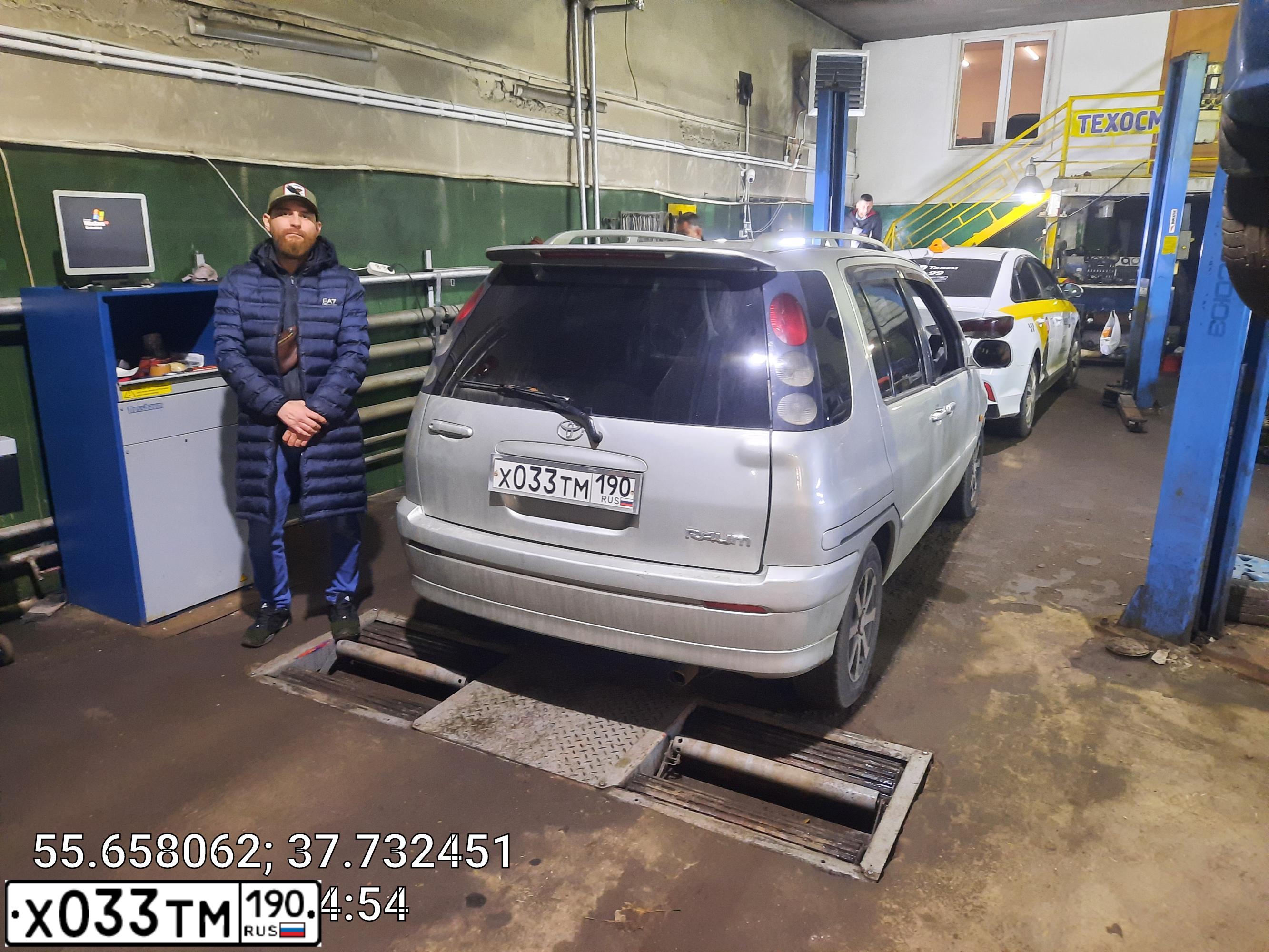 Фото автомобиля ТОЙОТА РАУМ, 2000 — госномер Н858УР124