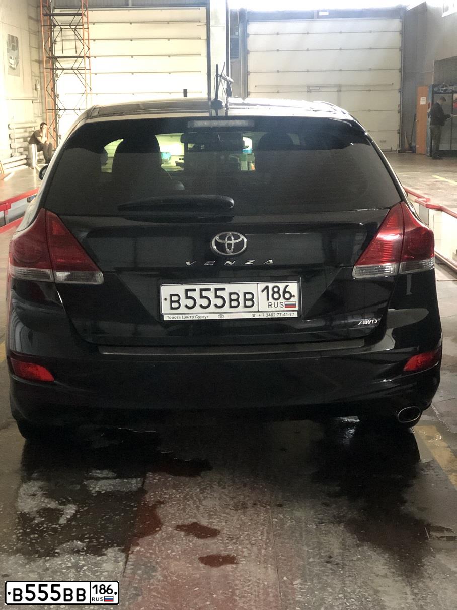 Фото автомобиля TOYOTA VENZA, 2013 — госномер В555ВВ186. Цвет: ЧЕРНЫЙ